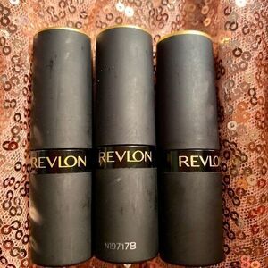 💋 Bundle of 3 Revlon Luxurious Lipstick